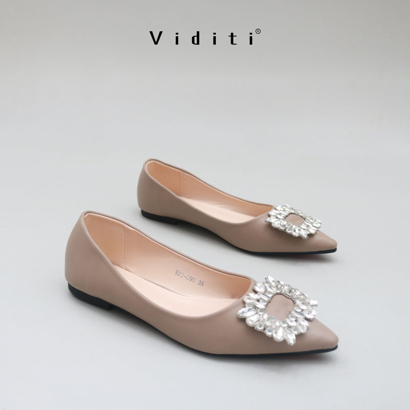 Ciara Flat Shoes by Viditi