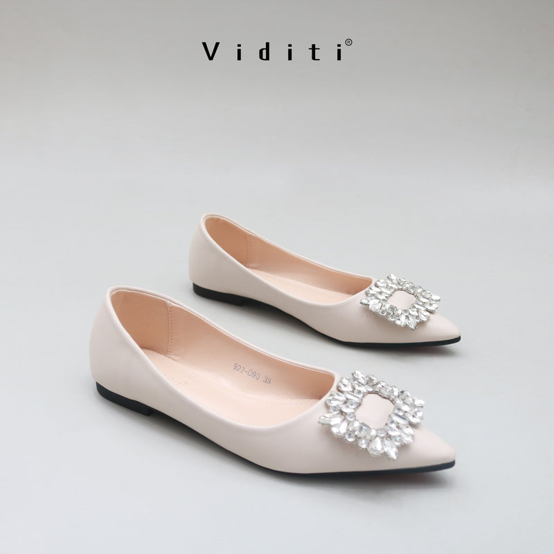 Ciara Flat Shoes by Viditi