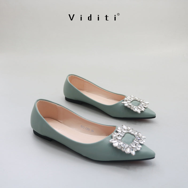 Ciara Flat Shoes by Viditi