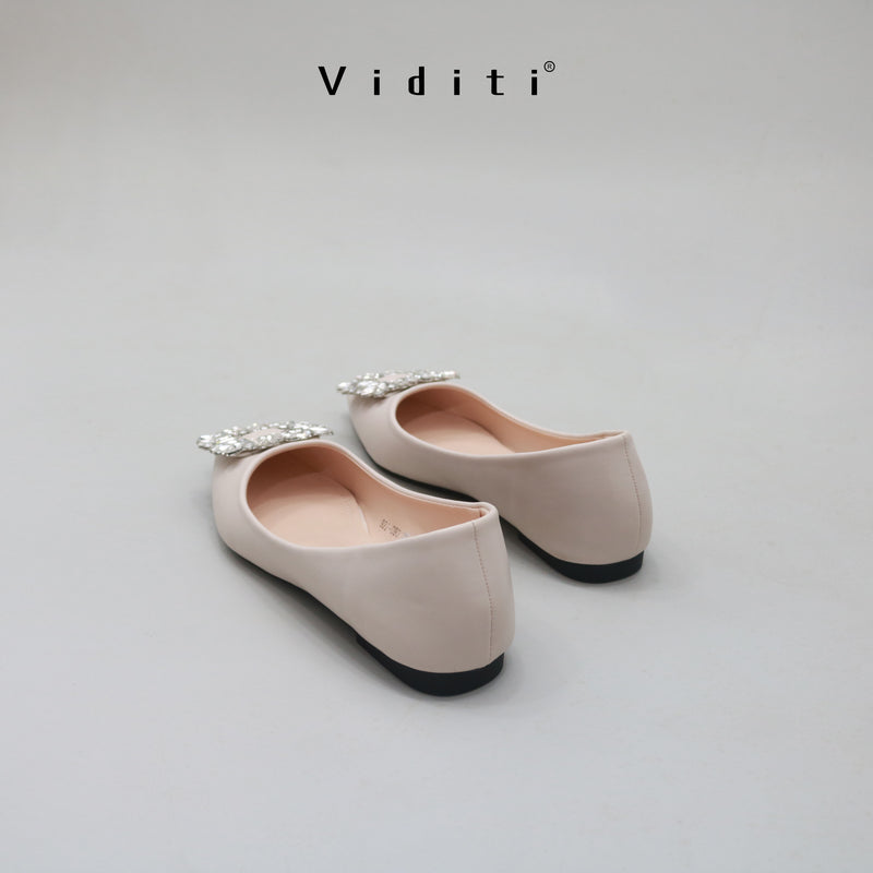 Ciara Flat Shoes by Viditi